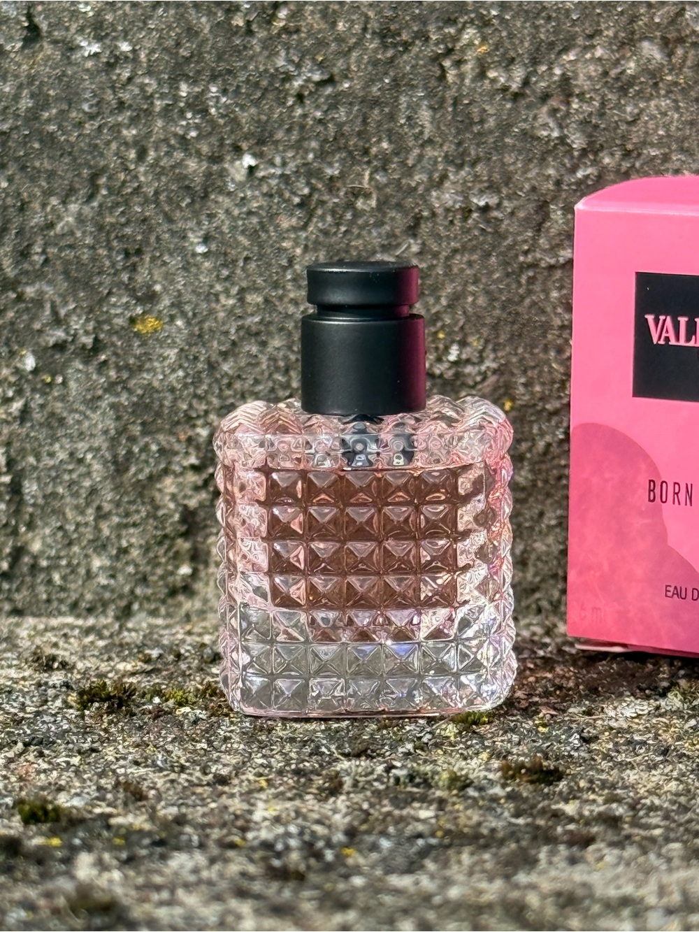 Valentino - Born In Roma (Travel) - Picture 3 of 5